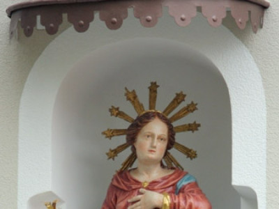 Madonna auf Mondsichel und Erdkugel